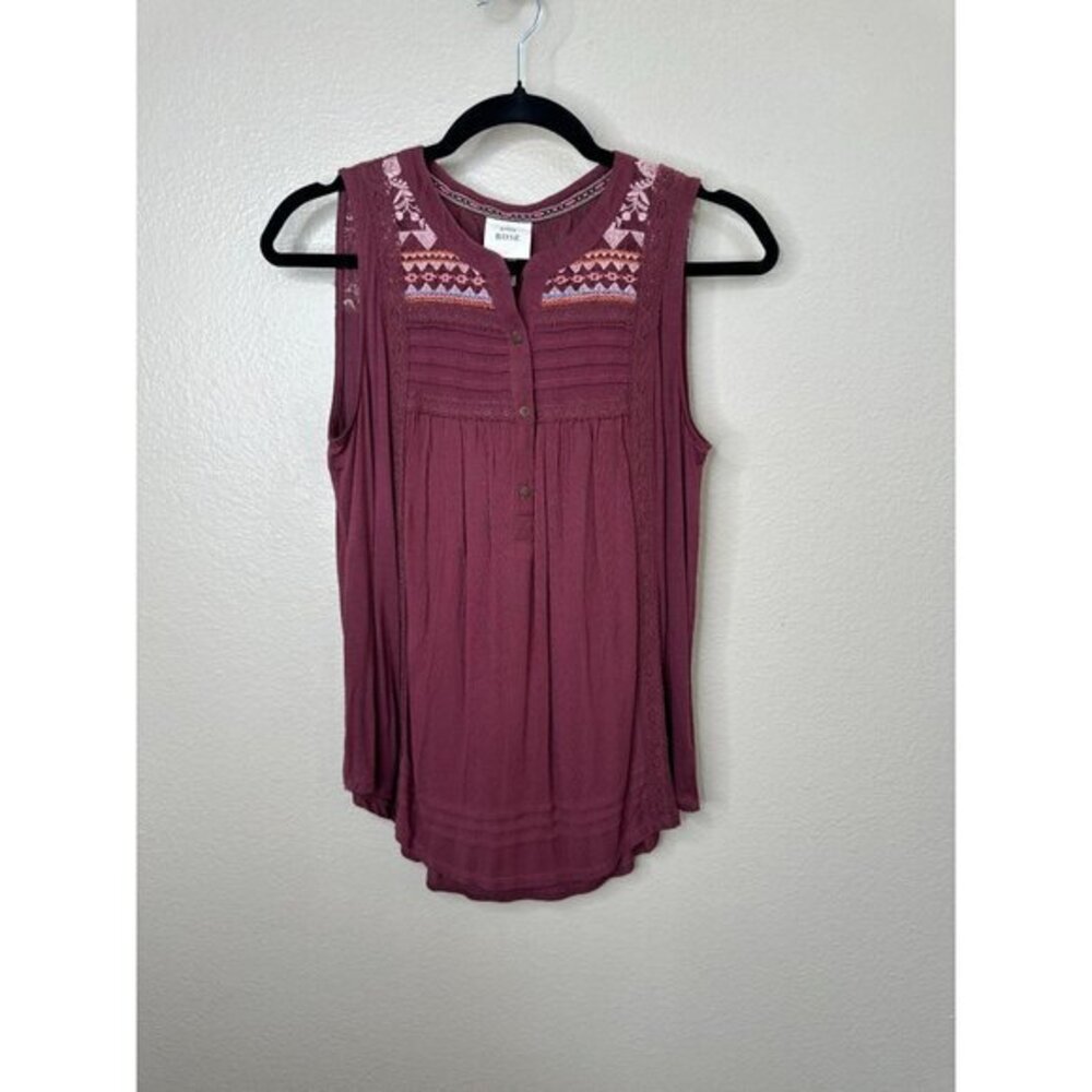 Knox Rose Womens Red Tank Top S wide straps v-neck sleeveless Rayon embroidered - Picture 1 of 6
